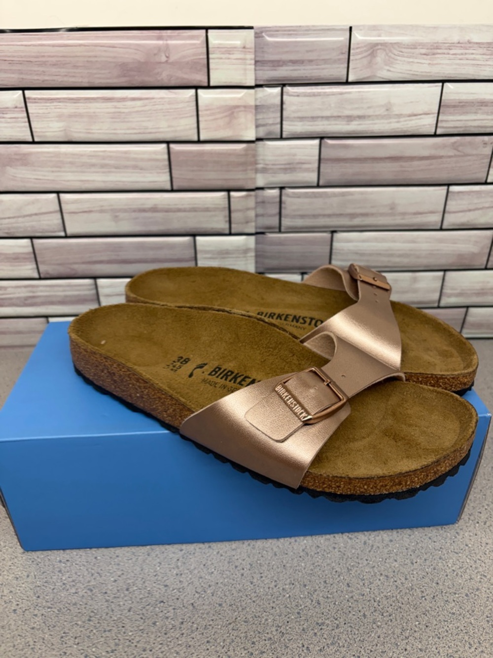 New Birkenstock Madrid BS Women’s size 38/7 US Copper New With replacement box - Picture 4 of 8